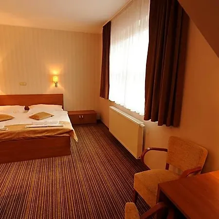 Hotel Encian 3*