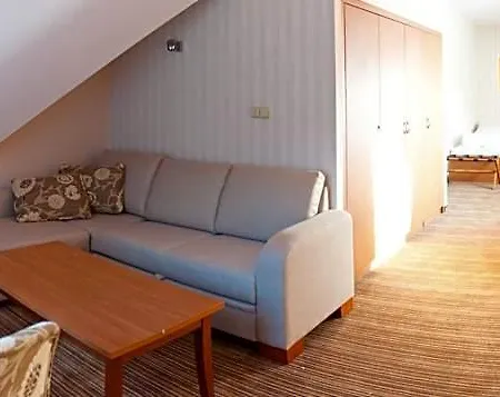 Hotel Encian 3*