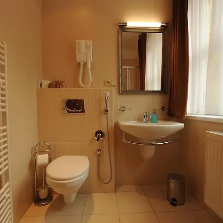 Отель Encian 3*