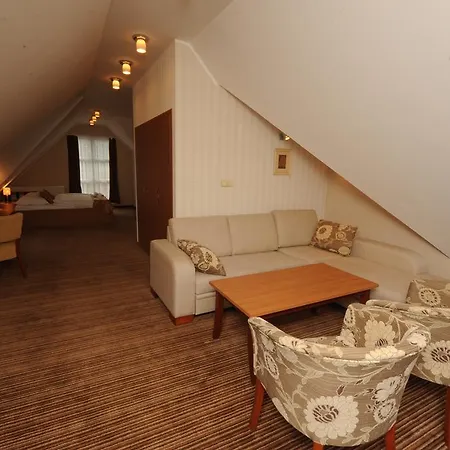 Hotel Encian 3*