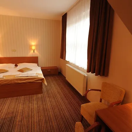 Hotel Encian 3*