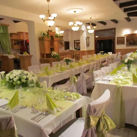 恩奇安酒店 3* 劳耶克特普利采