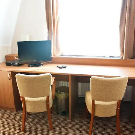 恩奇安酒店 劳耶克特普利采